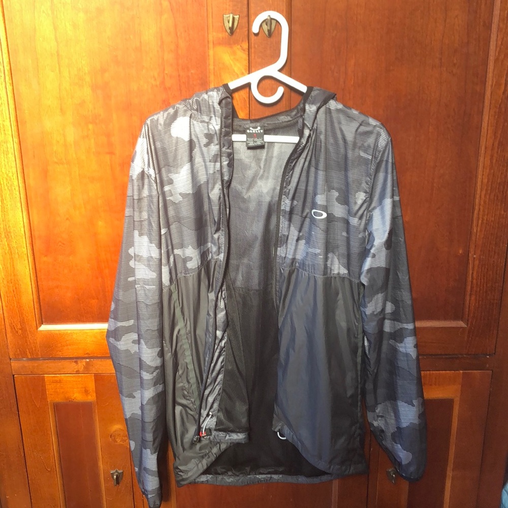 Oakley Gray Camo Active Windbreaker